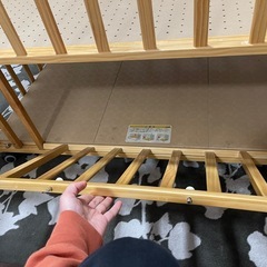 [おまけおもちゃ付き]木製ベビーベッド キャスター付の画像
