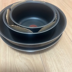 ティファールの鍋とフライパンセットの画像