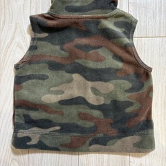 ベビー服　ベスト　60〜70 carter'sの画像