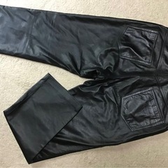 レザーパンツの画像