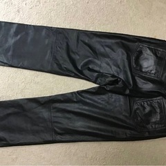 レザーパンツの画像