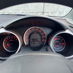 ホンダフィット　白　77000km 平成22年車の画像