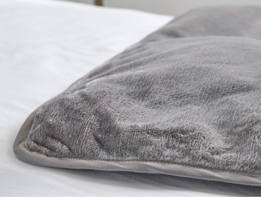 新品 モリリン フランス産羽毛と アルミ蒸着蓄熱シートで しっかり暖か