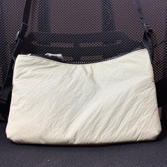 TOMMY JEANS サコッシュ　男女兼用の画像