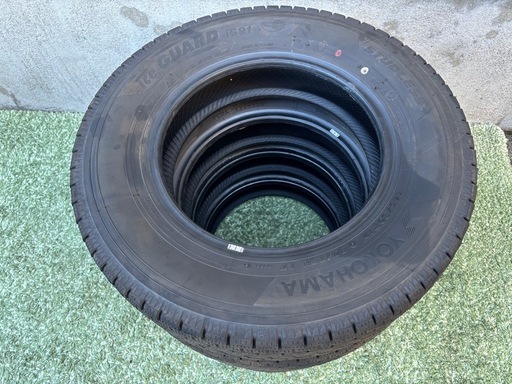 スタッドレスタイヤ 145/80R12 80/78N LT 4本セットバリ山