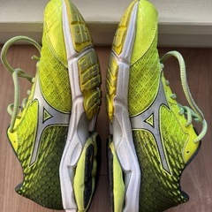 ランニングシューズ
の画像