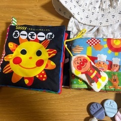 0歳児　おもちゃ　布絵本　帽子　いろいろ　　　の画像