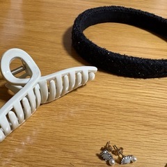 【新品未使用】ピアス、カチューシャ、アクセサリー　の画像