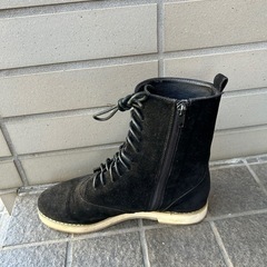 レースアップショートブーツの画像