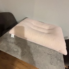 未使用品　まくら　シルクカバー付きの画像