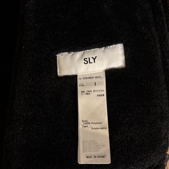 SLY ブラック ムートン ショートジャケットの画像