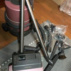 フランスベッド社の高級多機能掃除機の画像