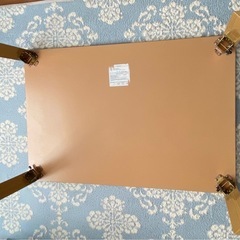 ブラウンローテーブルの画像