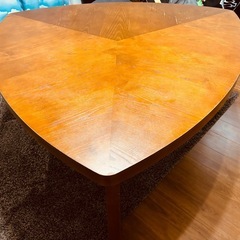 ダイニングテーブル 幅135cm 三角形 収納棚付の画像