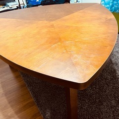 ダイニングテーブル 幅135cm 三角形 収納棚付の画像