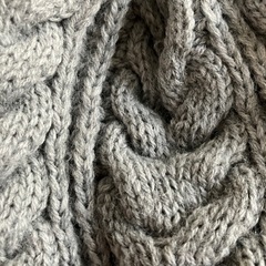 ベビーニット帽　お洒落なブルーのポンポンの画像