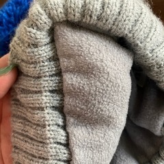 ベビーニット帽　お洒落なブルーのポンポンの画像