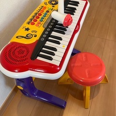 おもちゃのピアノの画像