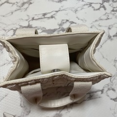 ハンドバッグ 白の画像