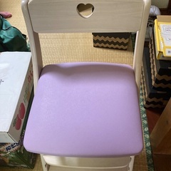 学習机、椅子の画像