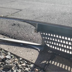 希少！　ハイエースワゴン100系(KZH106G)ラジエターグリル 中古の画像