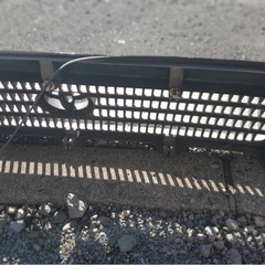 希少！　ハイエースワゴン100系(KZH106G)ラジエターグリル 中古の画像