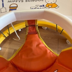 歩行器　机付き　ミッフィー　の画像