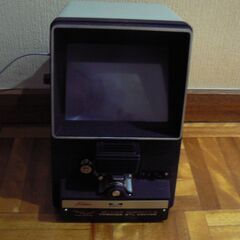 古い8mmカメラと映写装置（動作未確認）の画像