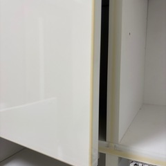白　本棚　収納棚　鏡面加工の画像