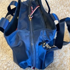 トミーヒルフィガー斜めがけカバンの画像