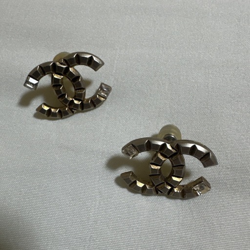 CHANELのピアス  刻印アリ