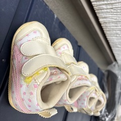 アシックスベビー靴の画像