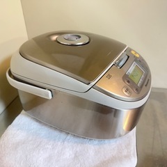 炊飯器（5.5号炊き）の画像