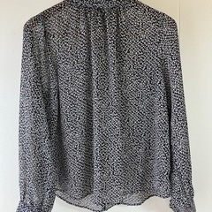 【値下げ】【セット販売】ロングベスト（ジレ）と花柄ブラウスの画像