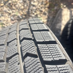 スタッドレスタイヤホイール付き4本の画像