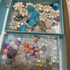 手芸パーツ大量の画像