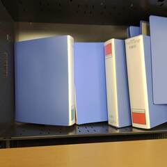 コクヨA4パイプ式ファイル １つ１００円好きなだけ※港区手渡しの画像