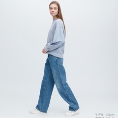 ユニクロ スウェット 冬　水色 クルーネックシャツ 長袖の画像