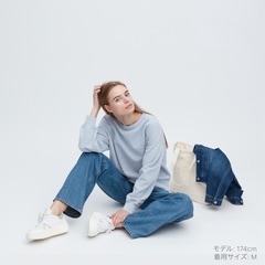 ユニクロ スウェット 冬　水色 クルーネックシャツ 長袖の画像