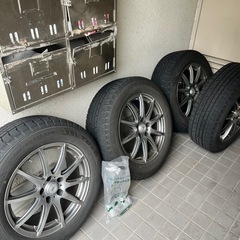 アルファード・17インチ・スタッドレスタイヤ・ホイールセットの画像
