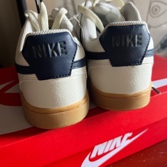 新品未使用NIKEナイキ　スニーカーの画像