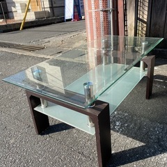 ガラステーブル　ジャンク扱い　足部分補修あり！の画像