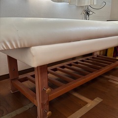 マッサージ施術ベッド⭐️高さ調整可【中古】の画像