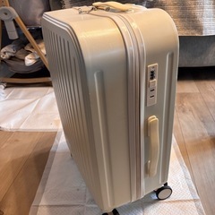スーツケースの画像