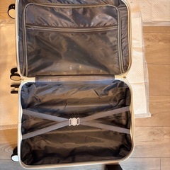 スーツケースの画像
