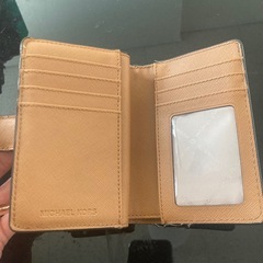 財布売りますの画像