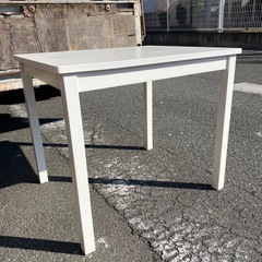 IKEAの白いテーブル　ちょっとしたスペースに♪の画像