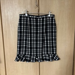 美品　CORTES WORKS スカート　ブラック　ホワイト　チェック　フリル付の画像