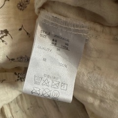 ペプラムトップスの画像