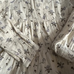 ペプラムトップスの画像